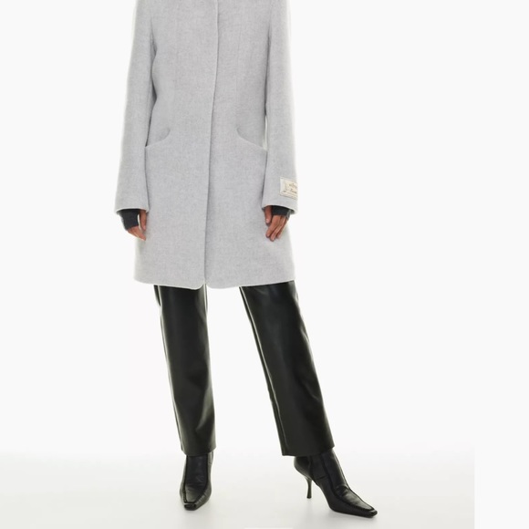 COPY - Aritzia Cocoon coat - Picture 3 of 5